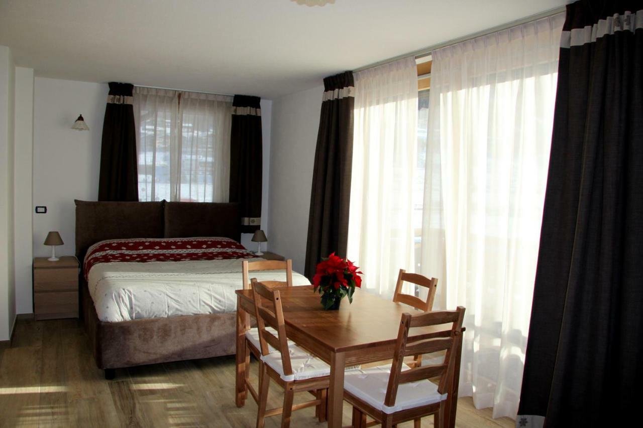 Mont Chalet Apartaments Livigno Exterior photo